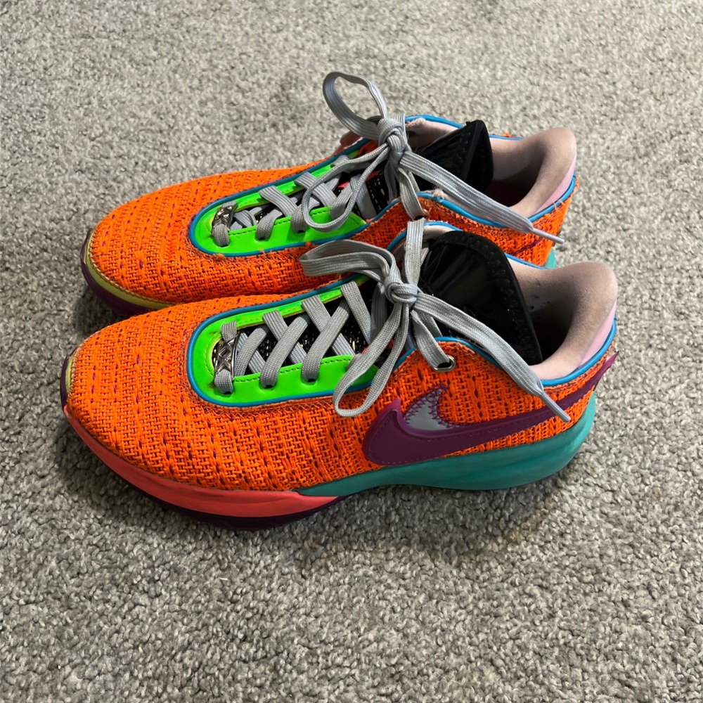 Nike LeBron 20‎ chosen one Basketball Shoes 6y xx total orange vivid purple